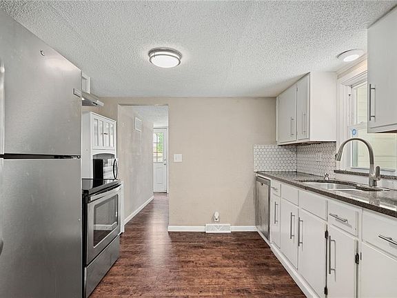 5th image of 1108 S Park Ave