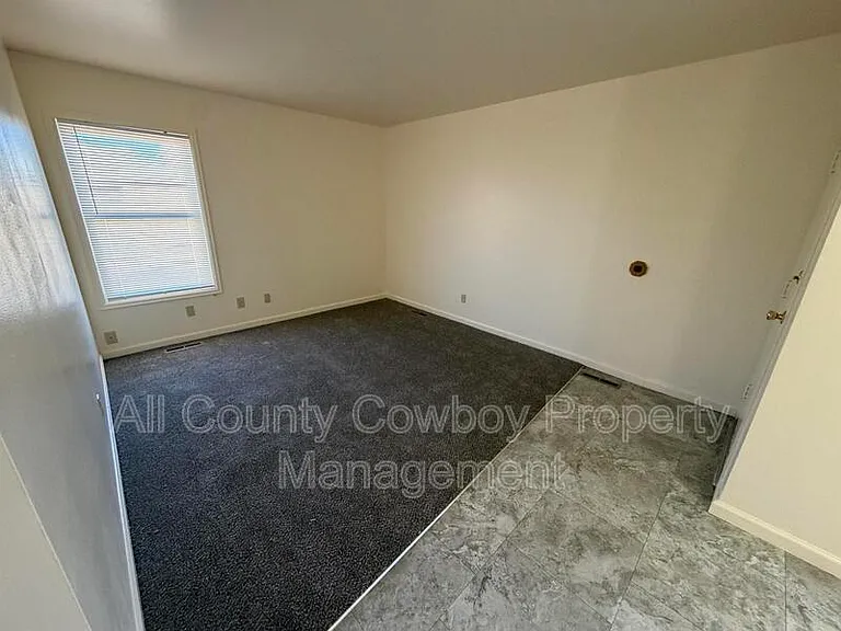 212 Norma Ct — Photo 6