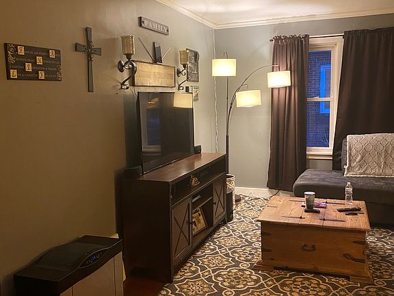 4th image of 1113 E 2nd Ave
