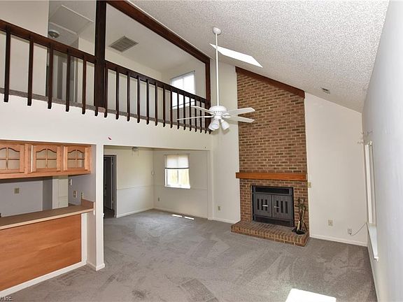 3rd image of 5049 Hillswick Dr