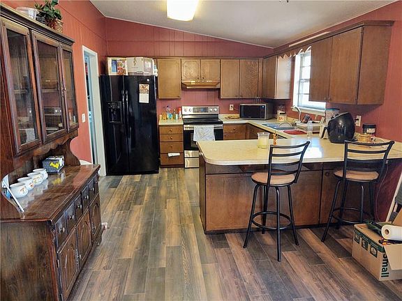 3rd image of 63 Billingsley Dr