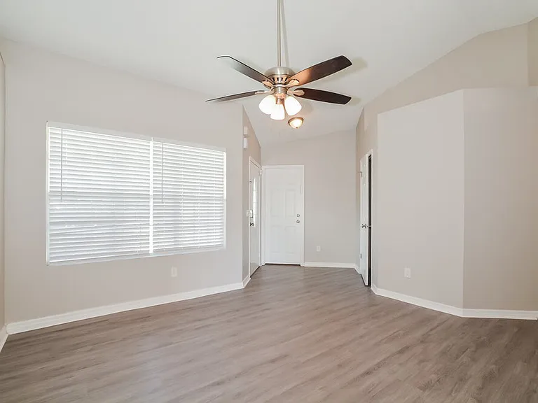 10412 Glassborough Dr — Photo 6