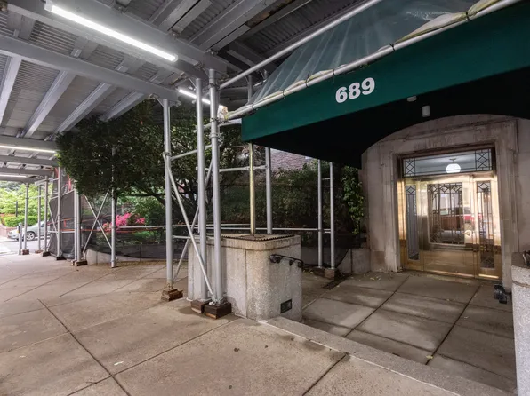 689 Ft Washington Avenue image 15 of 17