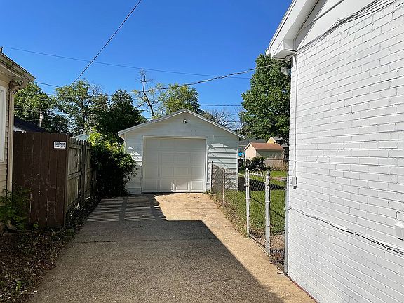 3rd image of 1806 Taylor Ave