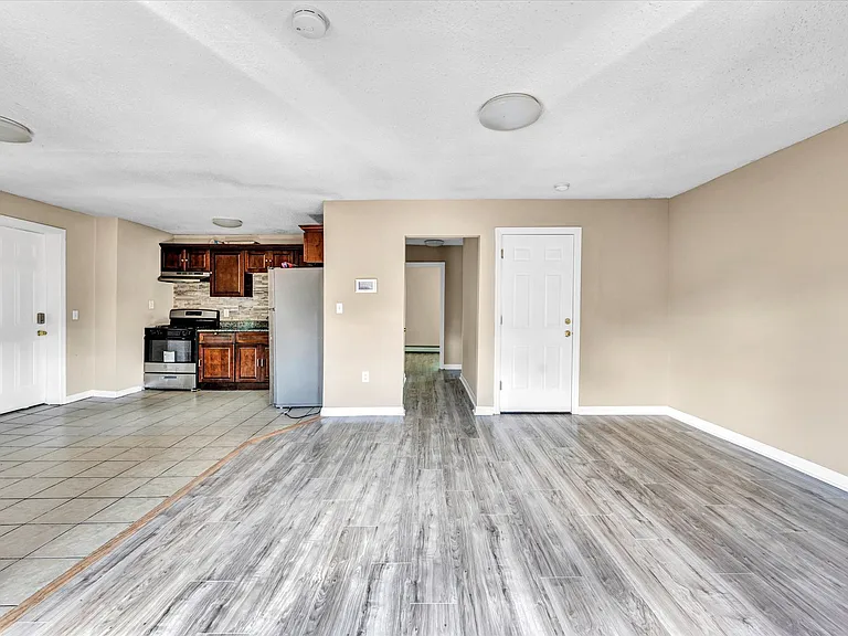 63 Seyms St #3 — Photo 14
