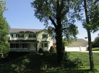 38480 River Ridge Ct, Grafton, OH 44044