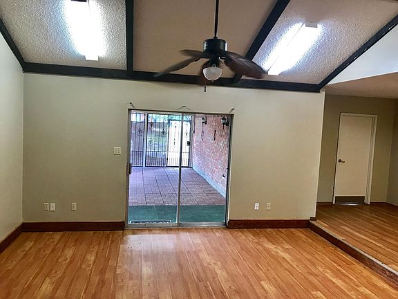 4th image of 2219 Royal Palm Dr