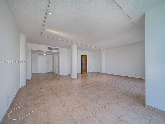 4th image of 900 Bay Dr APT 303