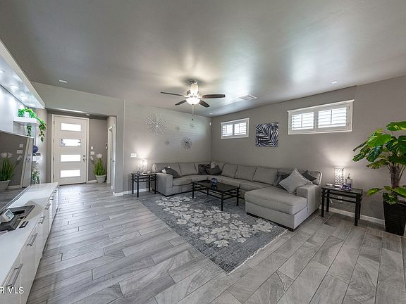 5th image of 881 Holly Park Ave