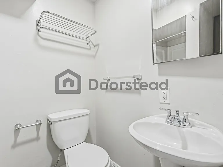 470 Westmoor Ave — Photo 17