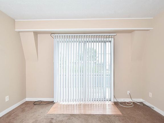 5th image of 175 Malabu Dr APT 24