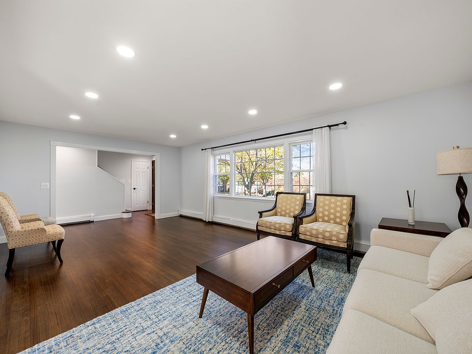 1st image of 361 Forest Dr