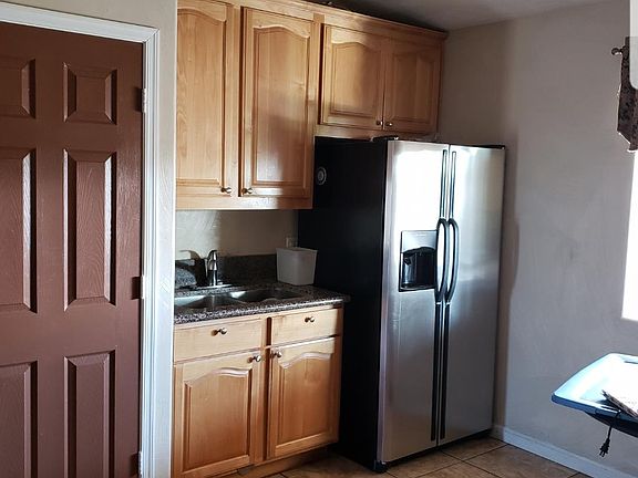 3rd image of 1023 E Las Palmaritas Dr
