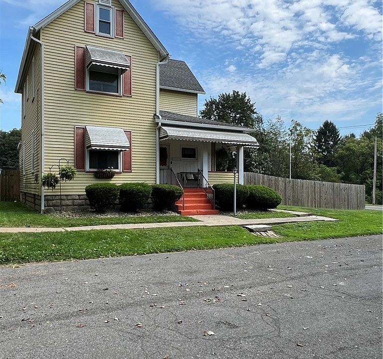 1st image of 108 Thomas St