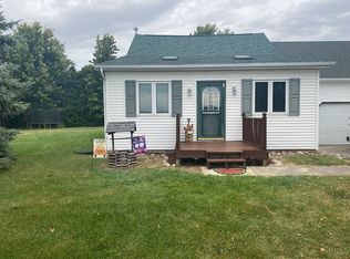 5240 Dixon Rd, Vassar, MI 48768