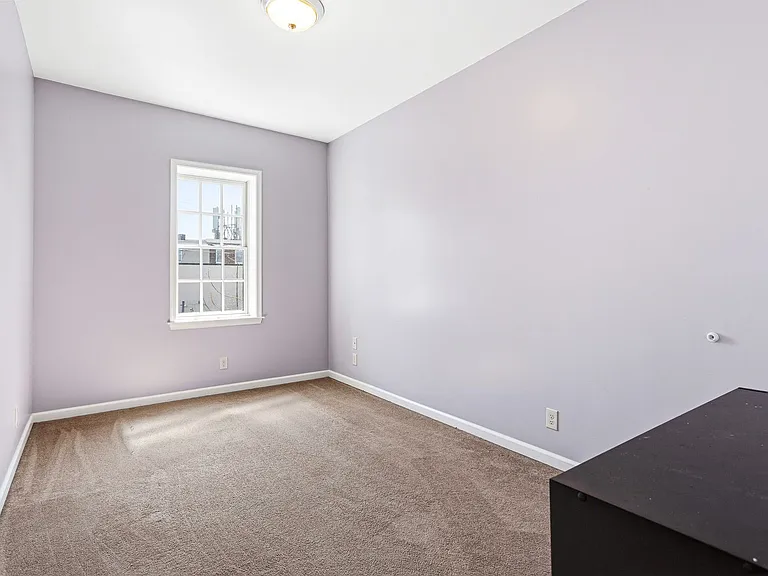 2355 E York St — Photo 14