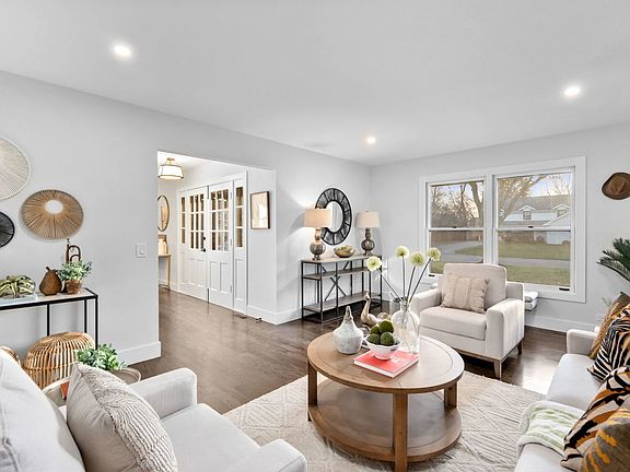 5th image of 612 Stevenson Dr