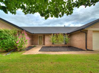 8204 Woodchuck Rd, Yukon, OK 73099