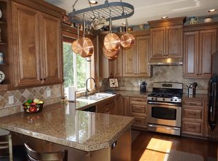 125 Spruce Ct, Depoe Bay, OR 97341