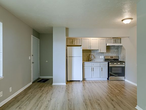 2nd image of 4505 Lafayette Ave APT 8