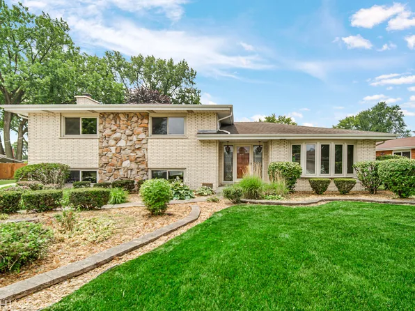 6043 W 124th St, Palos Heights, IL 60463