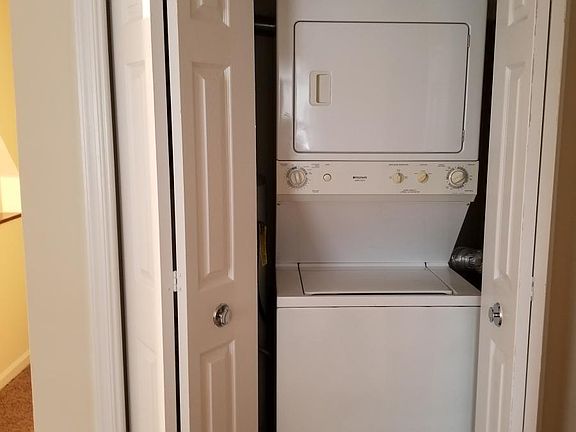 Full-sized washer & dryer