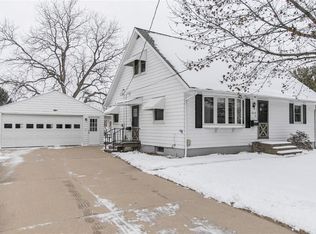 2028 L St SW, Cedar Rapids, IA 52404