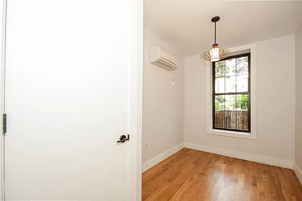Rented by Nooklyn NYC LLC | media 60