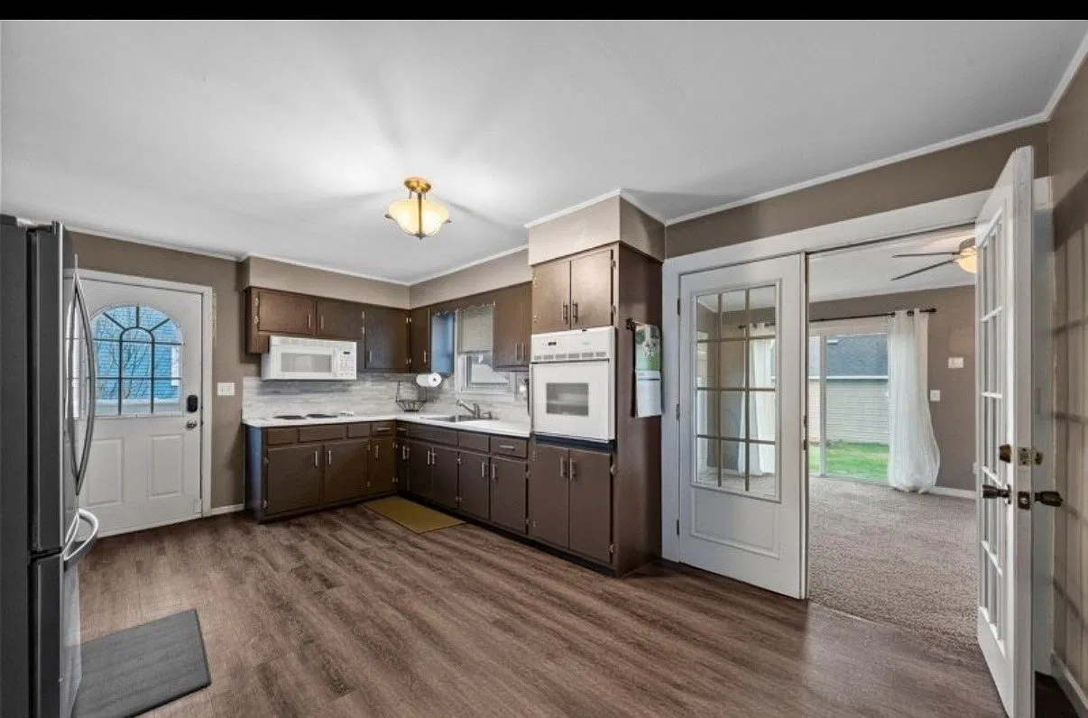 3 bed, 1500 sqft, $2,800 — Photo 2