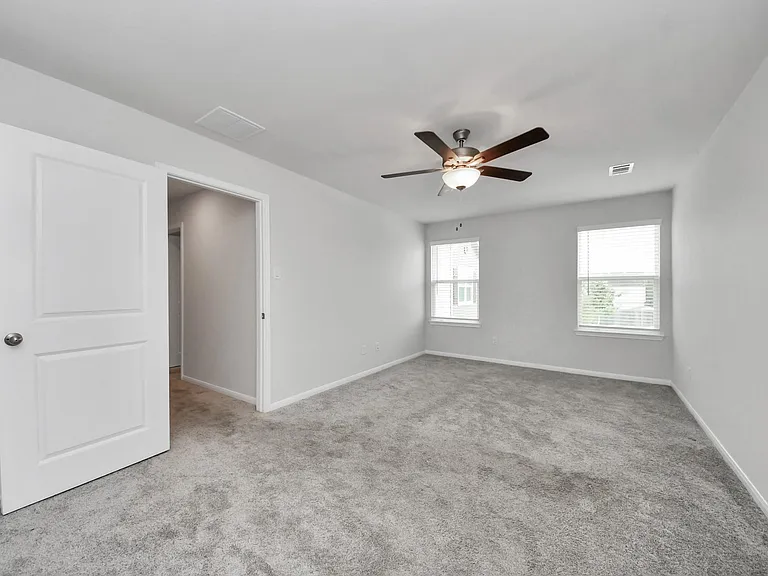 7027 Cedar Breeze Ct — Photo 12