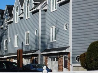 86 White St APT B, Lowell, MA 01854
