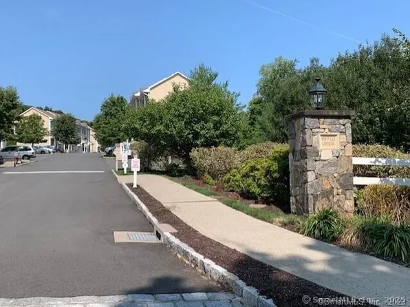 15 Scuppo Road #402, Danbury, CT 06811
