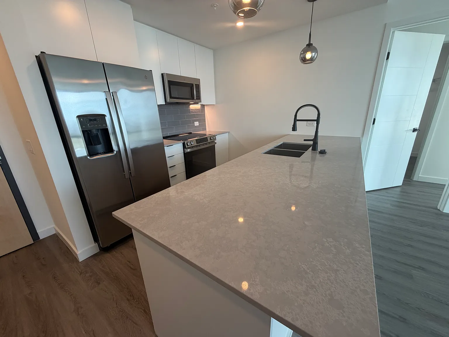 2 bed, 1038 sqft, $3,380 — Photo 1
