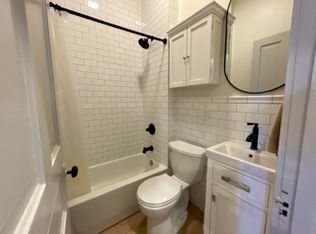 933 Williamson St APT 1, Madison, WI 53703