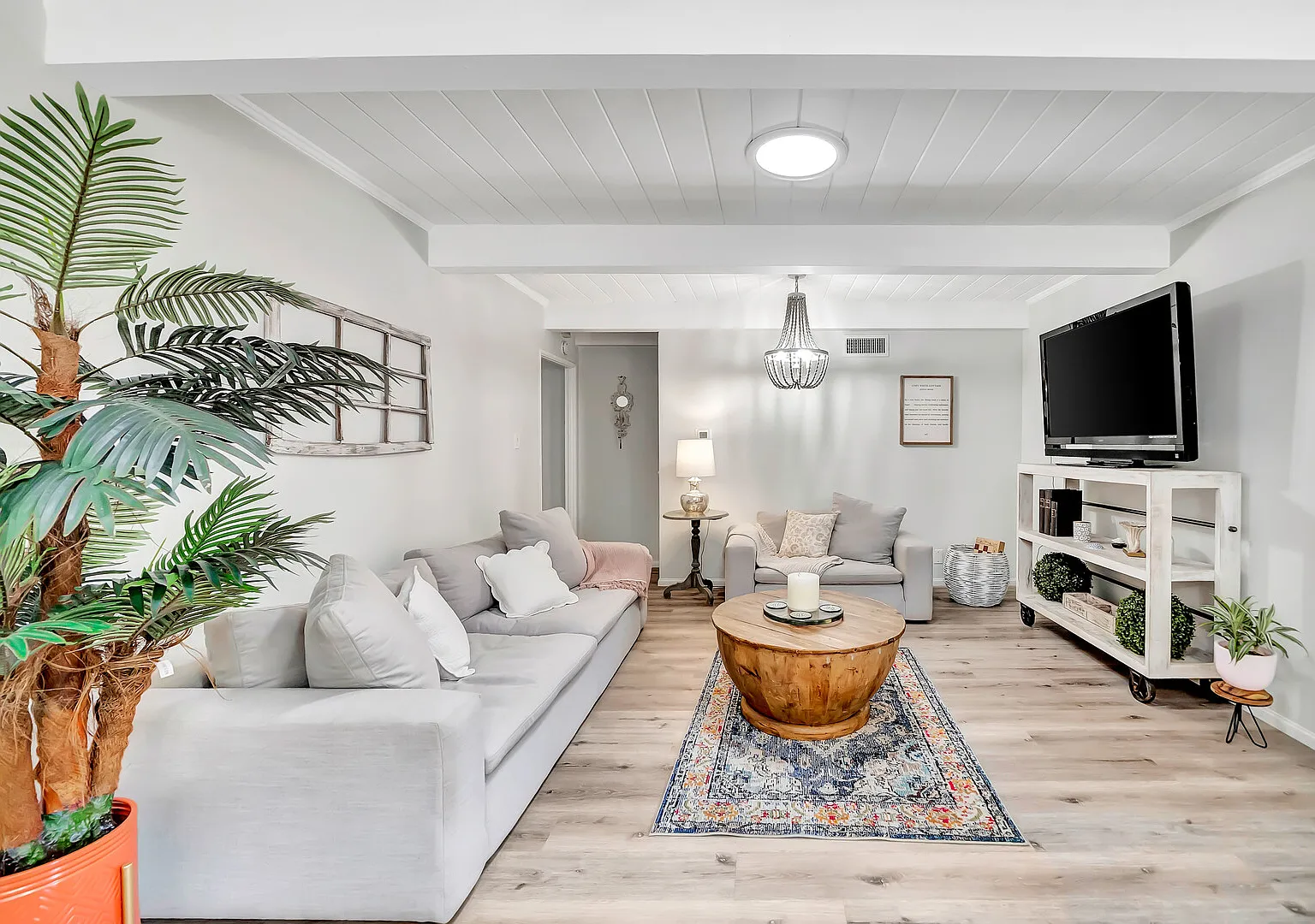 King-Size Suite family friendly w/private backyard — Photo 1