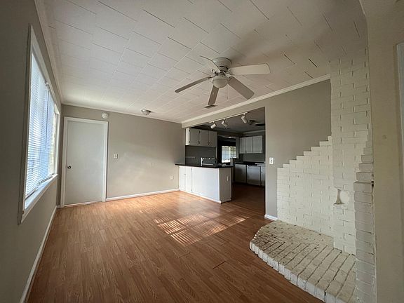 4th image of 300 Catherine Ave