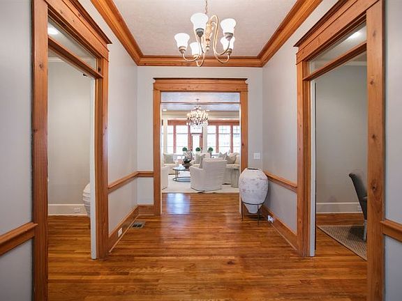 3rd image of 106 Creekwood Dr