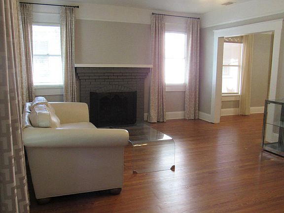 3rd image of 608 S Willow Ave