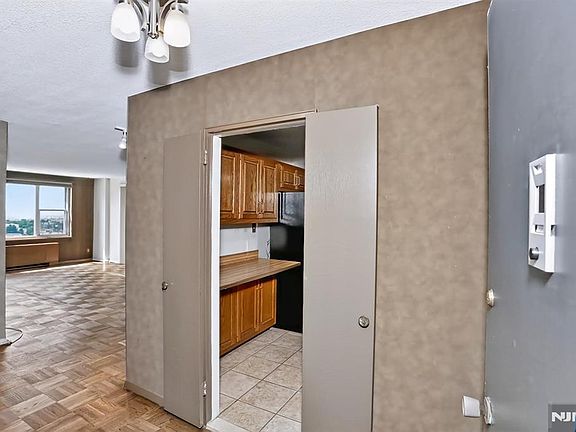 3rd image of 2100 Linwood Avenue #15A