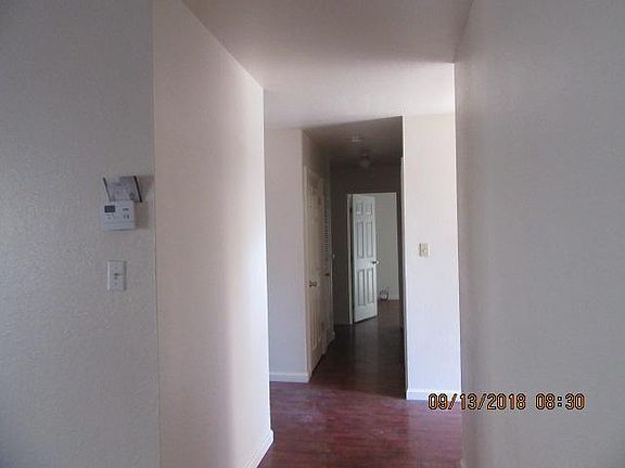 4th image of 100 Lindley Dr