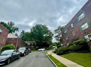 Scotland Gardens, Orange, NJ 07050