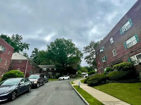 Scotland Gardens, 754 Scotland Rd APT P1, Orange, NJ 07050