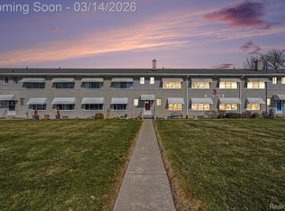 5946 Alan Dr APT 40, Brighton, MI