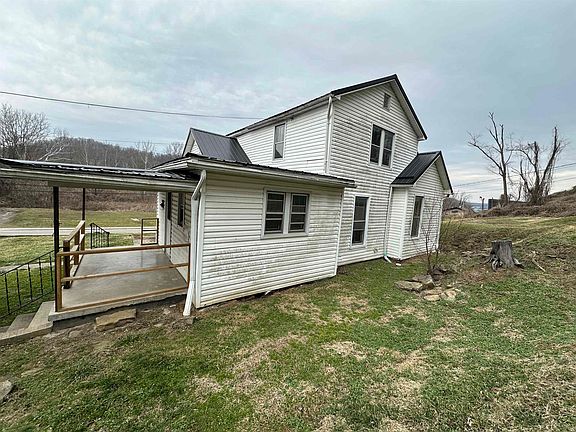 3rd image of 73 Fairlane Dr