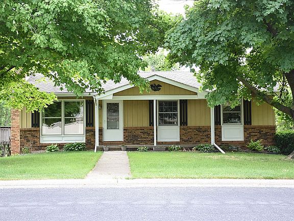 2nd image of 2100 Oak Dr