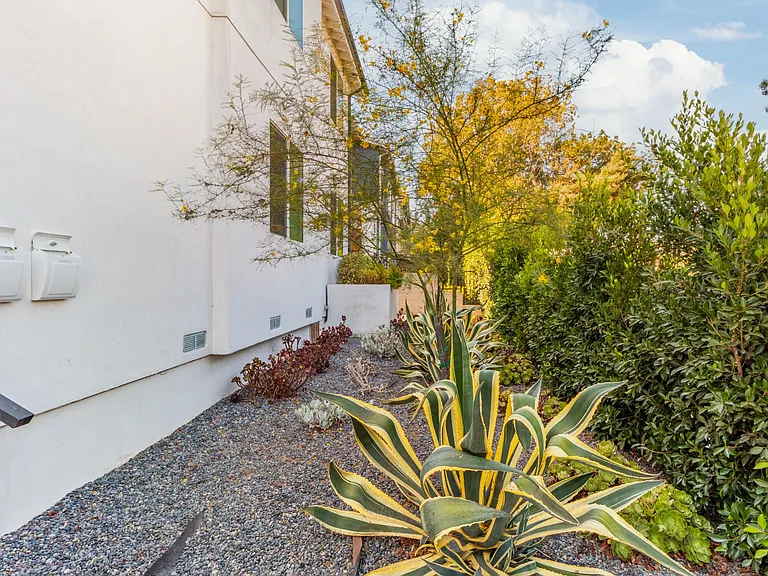 7125 S La Cienega Blvd — Photo 14