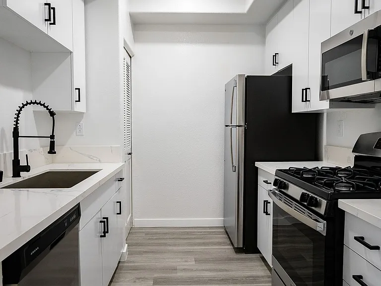 2820 Sawtelle Blvd — Photo 101