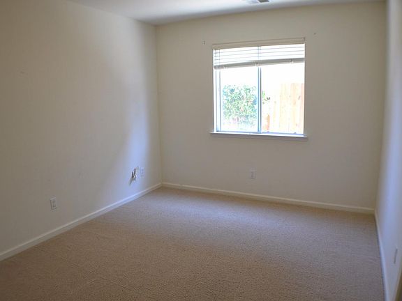 3rd image of 2100 Cypress St