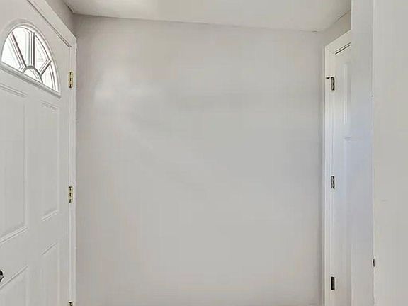 4th image of 1610 North Ave