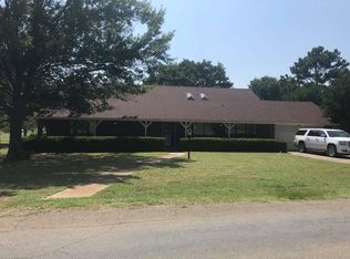 9501 S Lake Estates Rd, Tishomingo, OK 73460